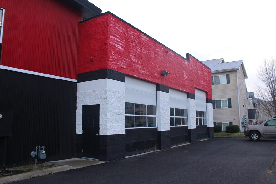 More Photos Of 200 Betz Rd, Cheney Auto Repair For Sale