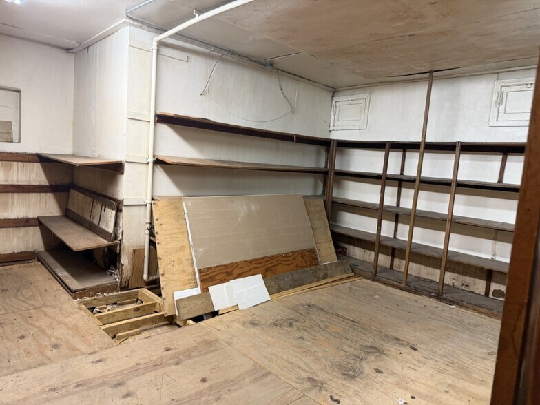 More Photos Of 1917 Cervantes St, Pensacola Freestanding For Lease