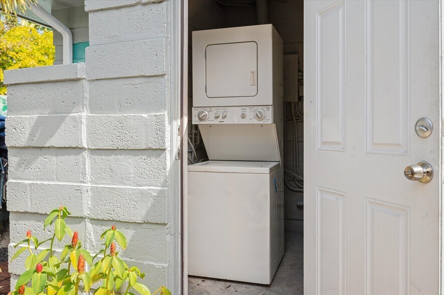 More Photos Of 1123 NE 14th Ave, Fort Lauderdale Apartments For Sale