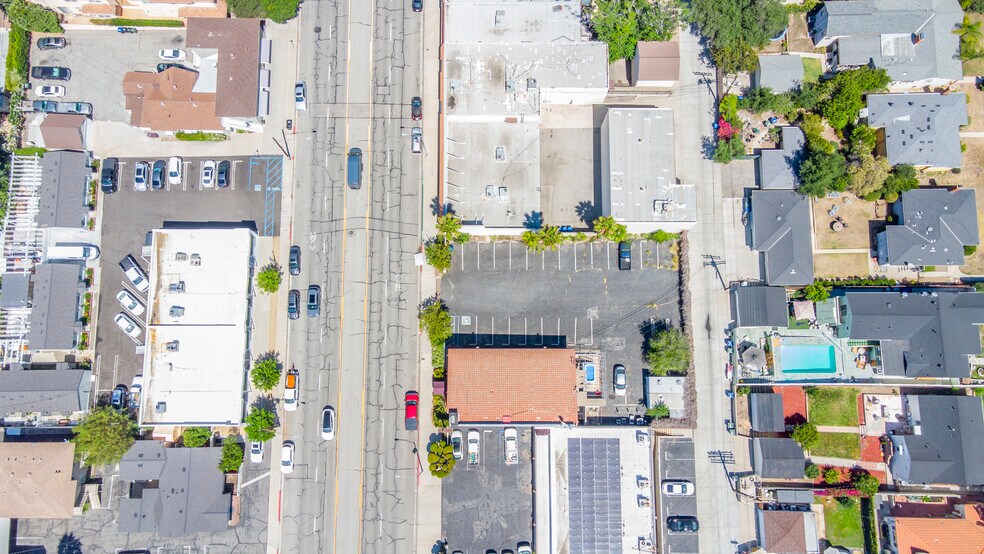 More Photos Of 2941-2943 Honolulu Ave, La Crescenta Restaurant For Sale