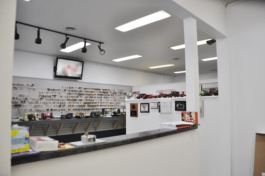 More Photos Of 214-216 E Main Ave, Bismarck Storefront Retail Office For Lease