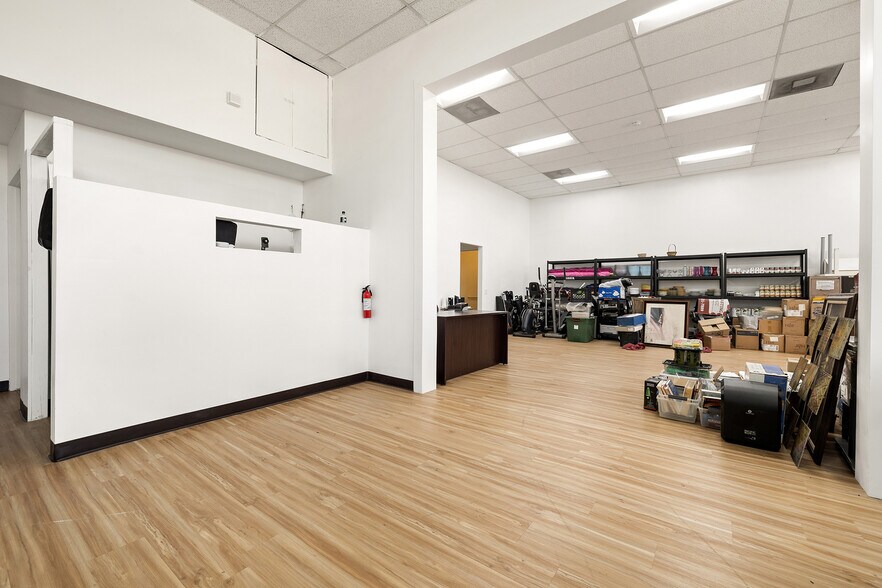 More Photos Of 4973-4975 N Huntington Dr, Los Angeles Storefront Retail Residential For Lease