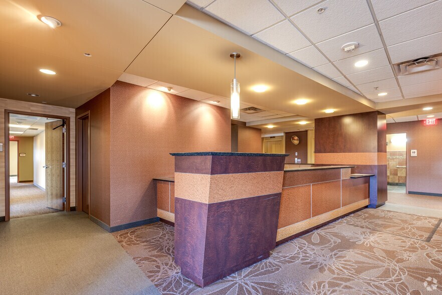 More Photos Of 17 Exchange St W, Saint Paul Medical For Sale