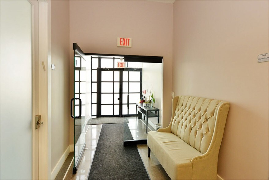 More Photos Of 91 Carman Ave, Cedarhurst Office For Sale