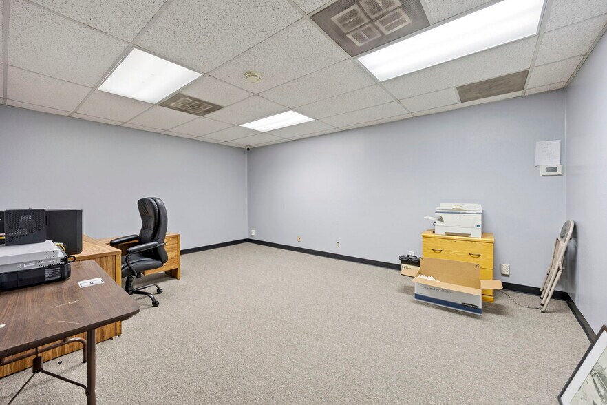 More Photos Of 1215-1223 N Tustin Ave, Anaheim Light Distribution For Sale