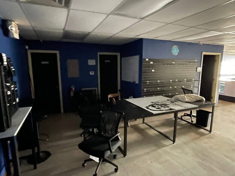 More Photos Of 809 Highway 62 65 N, Harrison General Retail For Sale