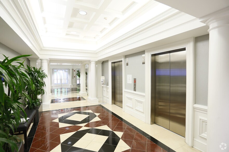 More Photos Of 4064 Colony Rd, Charlotte Office For Lease