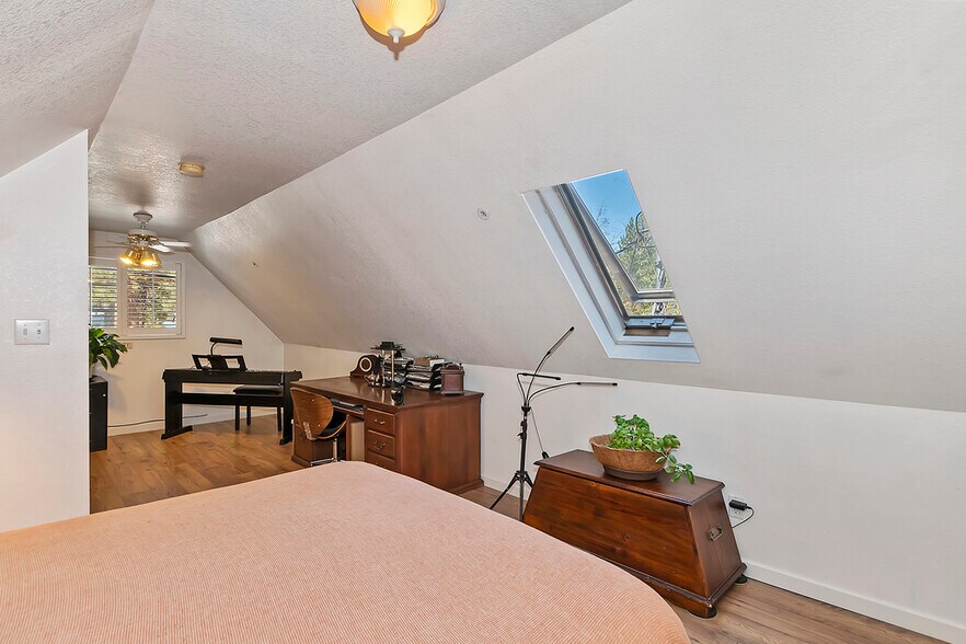 More Photos Of 39226 N Shore Dr, Fawnskin Restaurant For Sale