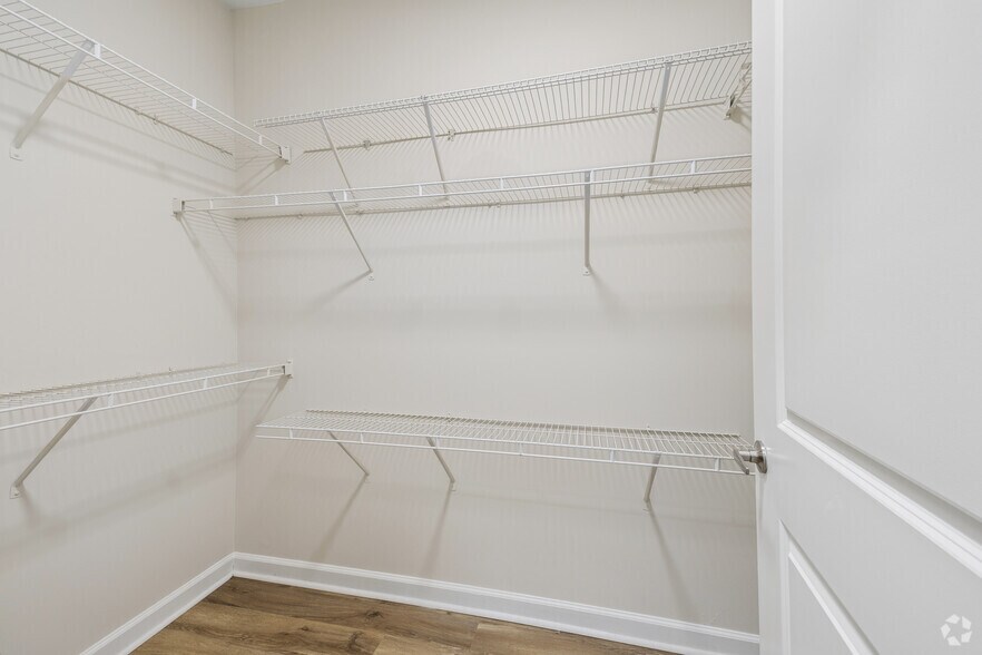 More Photos Of 211 River Landing Dr, Charleston Apartments For Lease