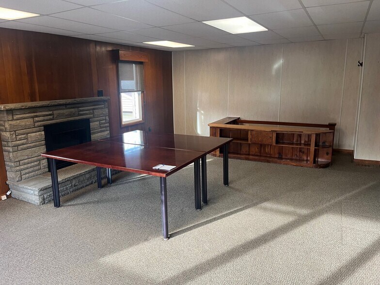 More Photos Of 1126 Pittsburgh Rd, Valencia Office For Sale