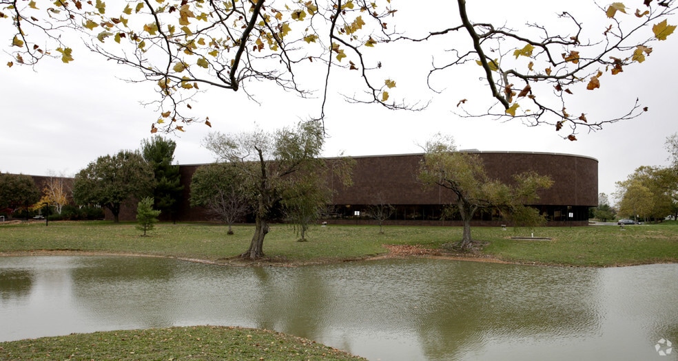 More Photos Of 100 Herrod Blvd, South Brunswick Warehouse For Lease