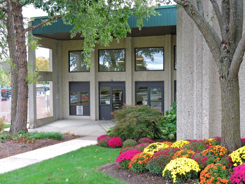 Primary Photo Of 800 W 5th Ave, Naperville Office For Lease