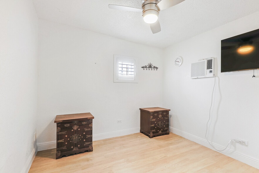 More Photos Of 303 Tin St, Henderson Office Residential For Sale
