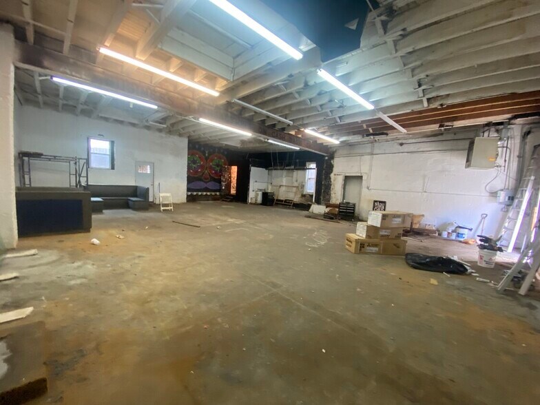 More Photos Of 6 Charles Pl, Brooklyn General Retail For Lease