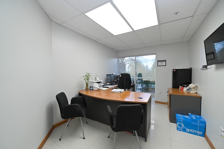 More Photos Of 7770 NW 46th St, Doral Warehouse For Sale