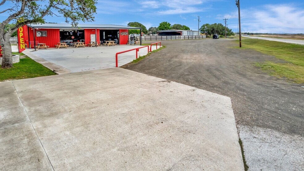 More Photos Of 23404 NW Zac Lentz Pky, Victoria General Retail For Sale