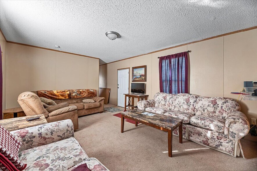 More Photos Of 17500 Hwy 34, Enning Storefront For Sale
