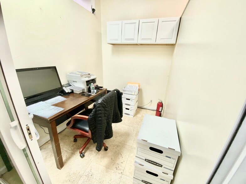 More Photos Of 3310 31st Ave, Astoria Storefront Retail Residential For Lease