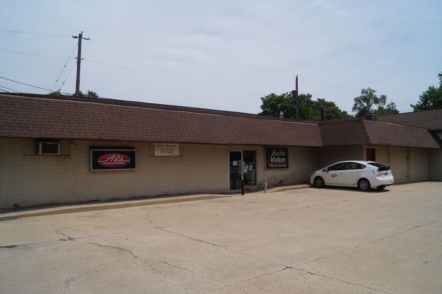 Primary Photo Of 2512 Nameoki Rd, Granite City Freestanding For Sale