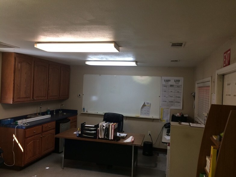 More Photos Of 8326 W State Highway 21, Bryan Industrial For Lease