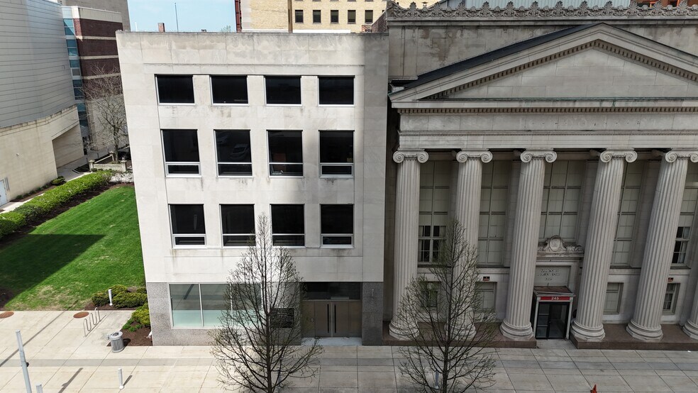 Primary Photo Of 241 N Superior St, Toledo Office Residential For Lease