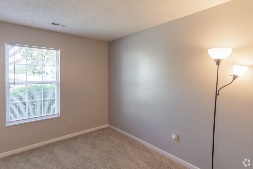 More Photos Of 100 Meadow Trail Dr, Highland Heights Apartments For Sale