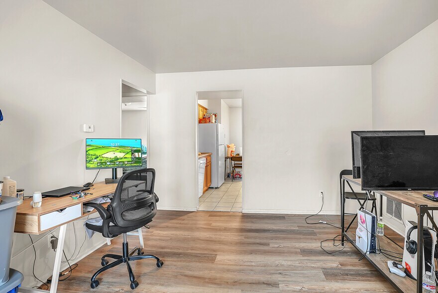 More Photos Of 2201 Sturdy Rd, Valparaiso Multifamily For Sale