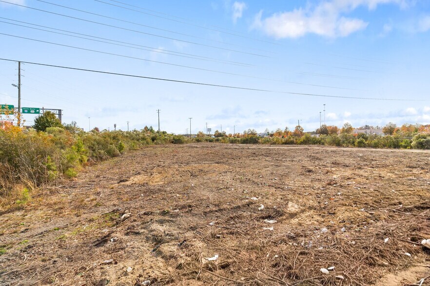 More Photos Of 5105 N Fayetteville Rd, Lumberton General Retail For Sale