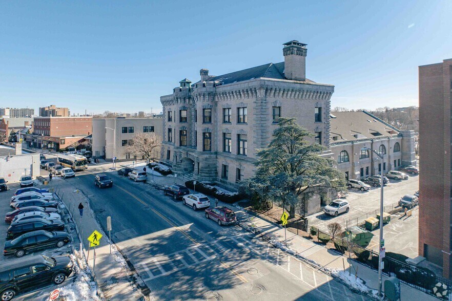 More Photos Of 92 High St, Medford Medical For Lease