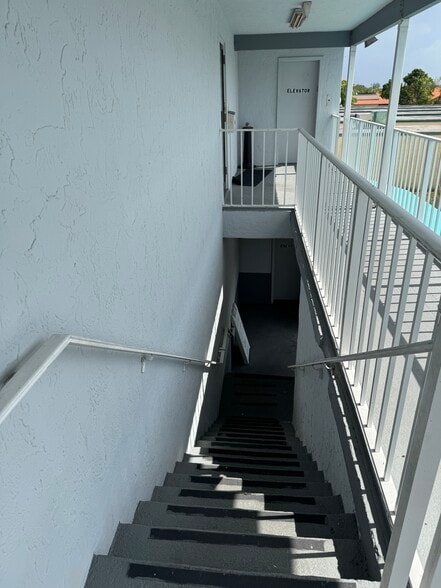 More Photos Of 9834-9850 Sandalfoot Blvd, Boca Raton General Retail For Sale