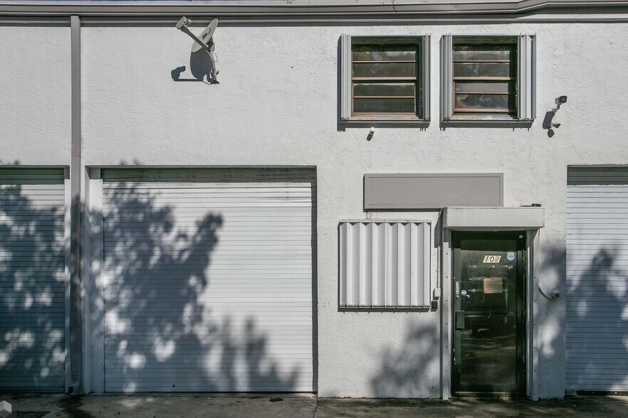 More Photos Of 1769-1791 Blount Rd, Pompano Beach Warehouse For Sale