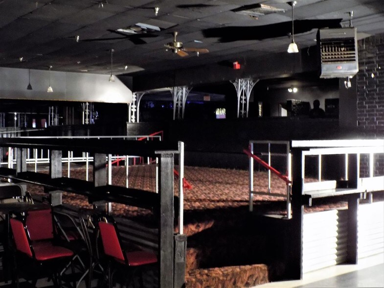 More Photos Of 2403 N Cornell St, Lubbock Bar For Sale
