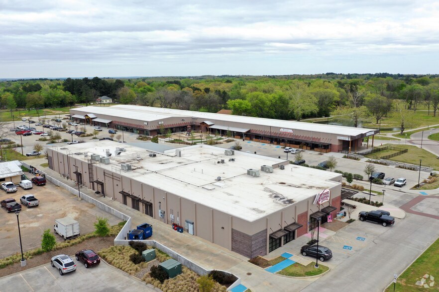 More Photos Of 75 Miranda Lambert Way, Lindale Unknown For Lease