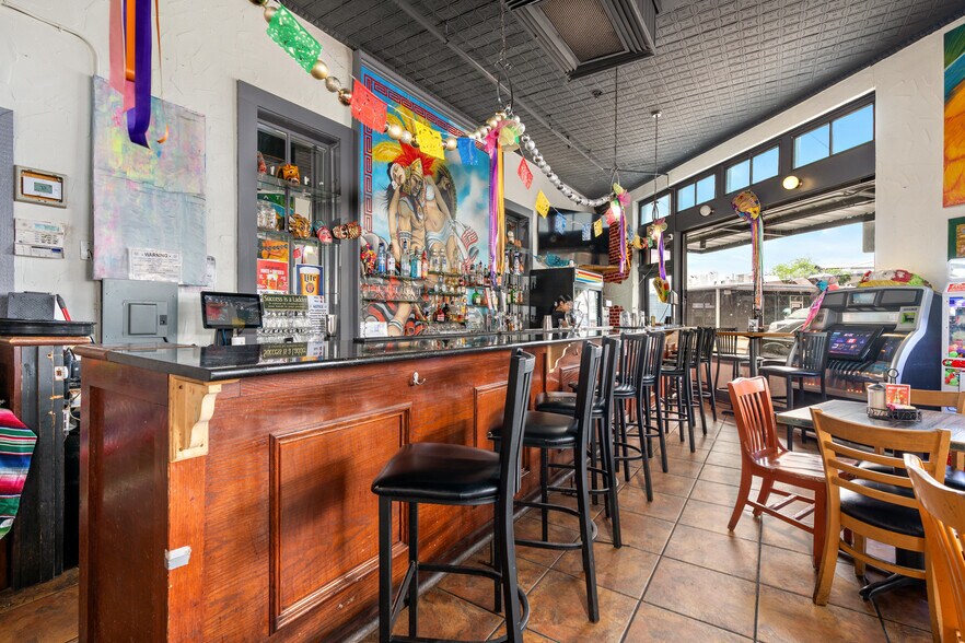 More Photos Of 1012-1032 S Presa St, San Antonio Unknown For Lease