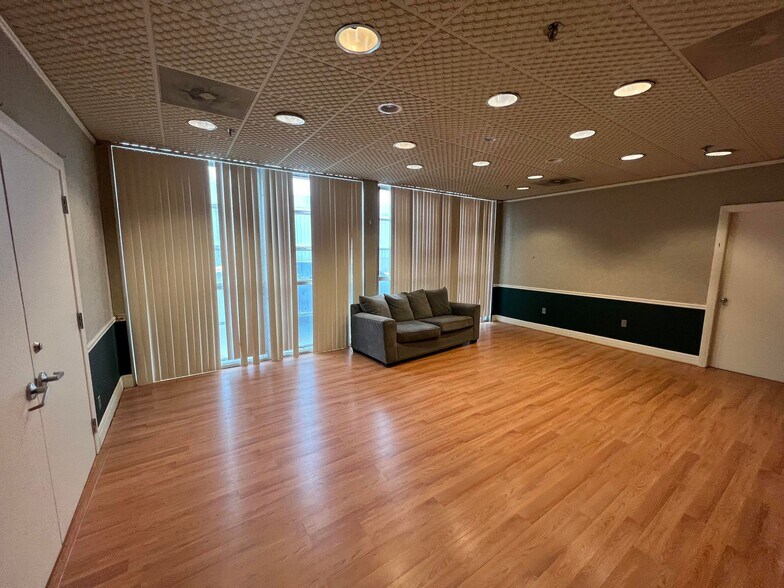 More Photos Of 100 Barber Ave, Worcester Office For Sale