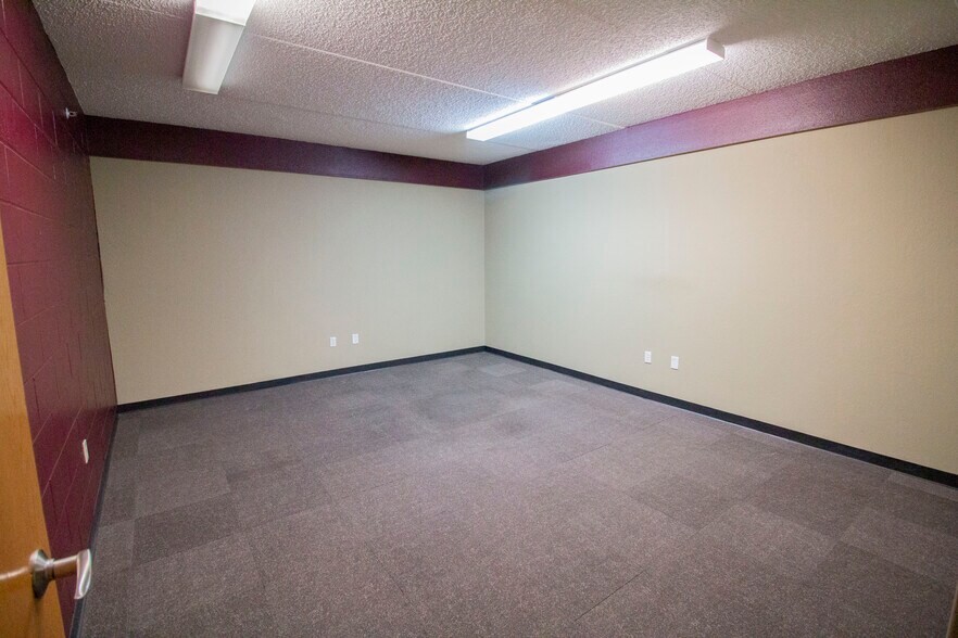 More Photos Of 622 W Kalamazoo Ave, Kalamazoo Religious Facility For Lease