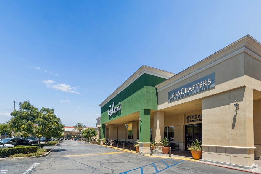 More Photos Of 4500-4550 Van Nuys Blvd, Van Nuys Unknown For Lease