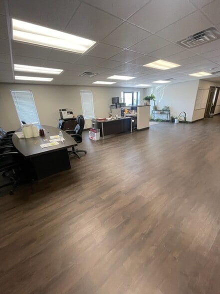 More Photos Of 250 Carolina Drive Ext, Roebuck Warehouse For Sale