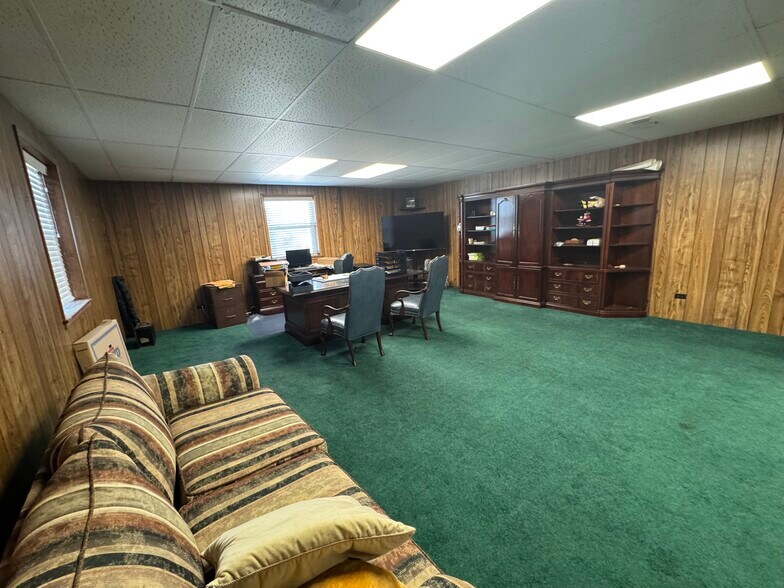 More Photos Of 10408 State Highway 64 E, Tyler Theater Concert Hall For Sale