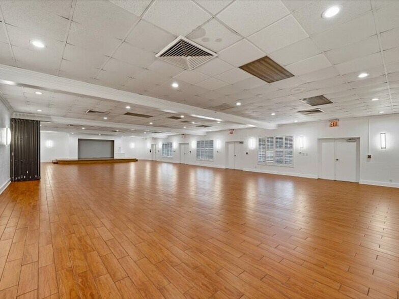 More Photos Of 8797 20th St, Vero Beach Hotel For Sale