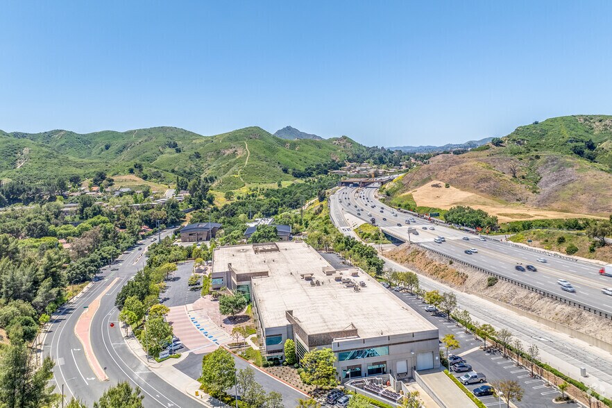 More Photos Of 27349 Agoura Rd, Calabasas Light Manufacturing For Lease
