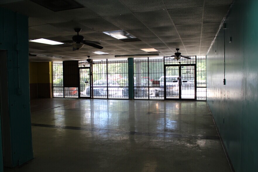 More Photos Of 6050 Moncrief Rd, Jacksonville Unknown For Lease