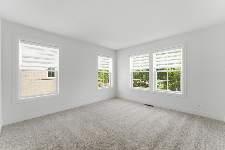 More Photos Of 214 N Walnut St, Bensenville Apartments For Sale