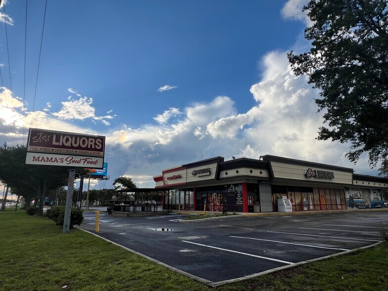 More Photos Of 1041 W Brandon Blvd, Brandon Freestanding For Lease