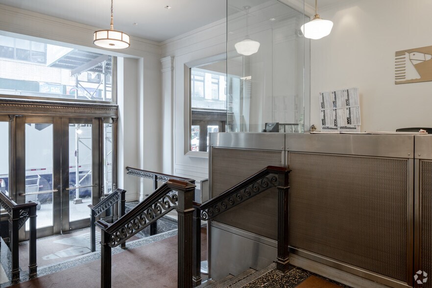 More Photos Of 25 W 39th St, New York Loft Creative Space For Lease