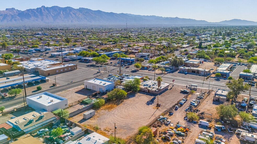 More Photos Of 2747 N Stone Ave, Tucson Restaurant For Sale