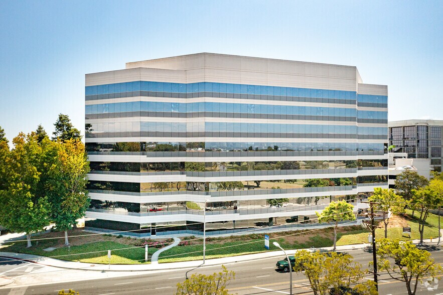 More Photos Of 400 Corporate Pointe, Culver City Unknown For Lease