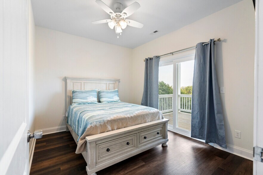 More Photos Of 2075-2085 New River Inlet Rd, North Topsail Beach Specialty For Sale