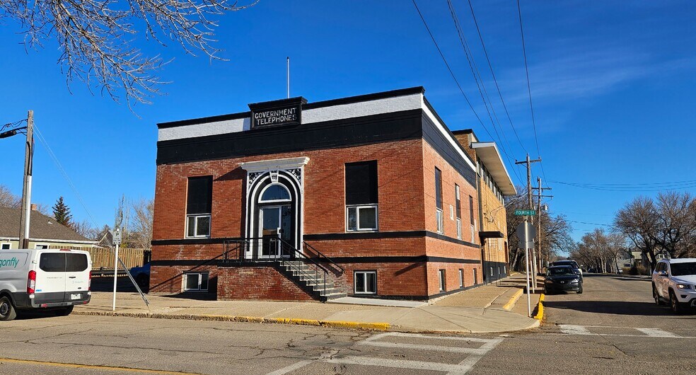 Primary Photo Of 405 Coteau Av, Weyburn Apartments For Sale