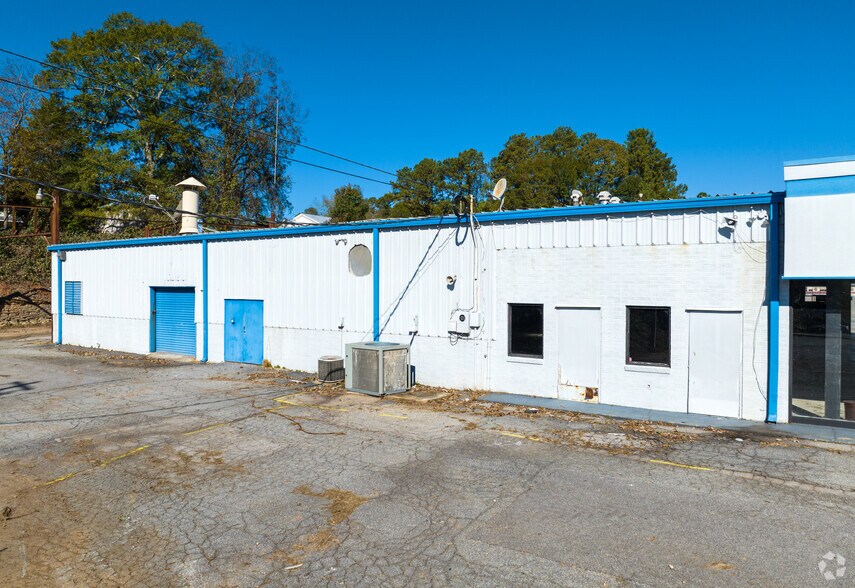 More Photos Of 709 New Franklin Rd, Lagrange Freestanding For Lease